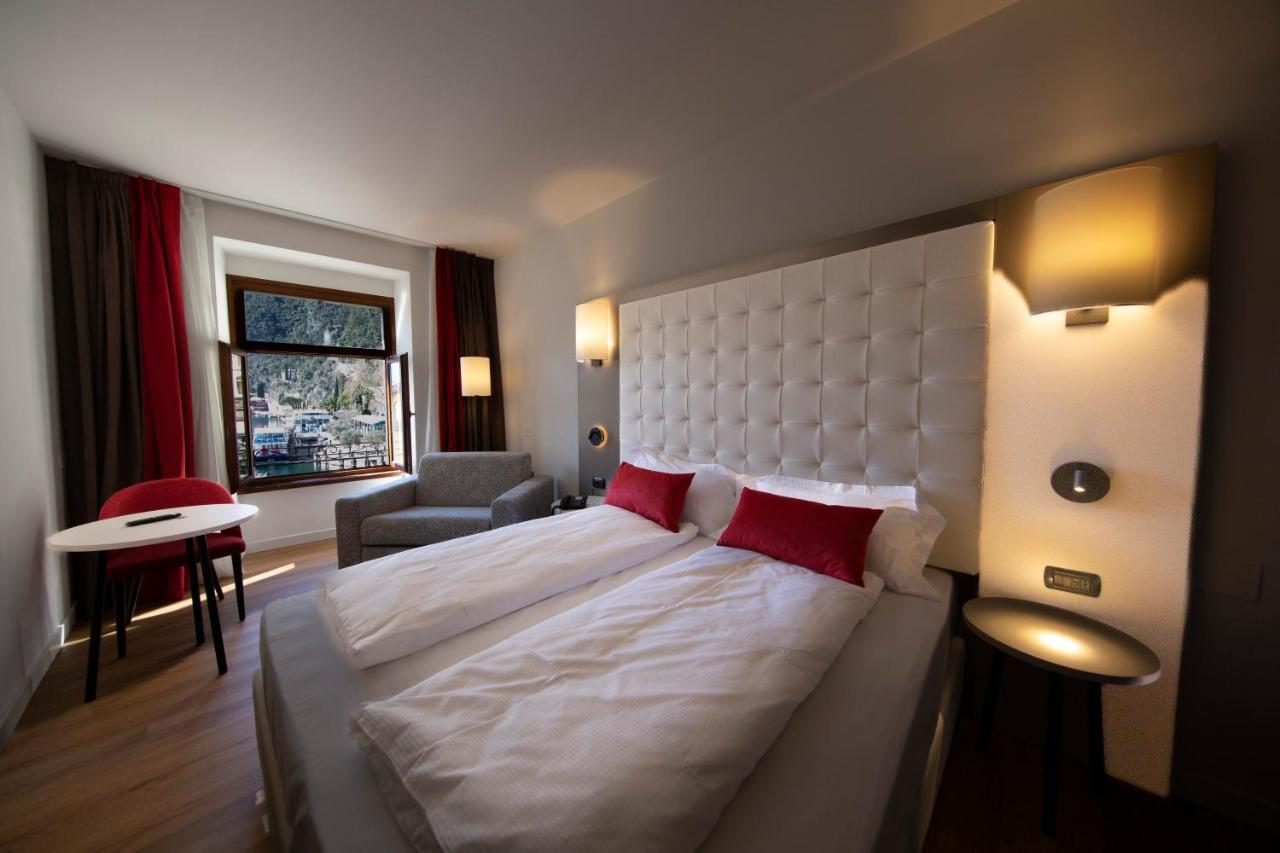 Triple Room with Lake View,1376370380:JPEG