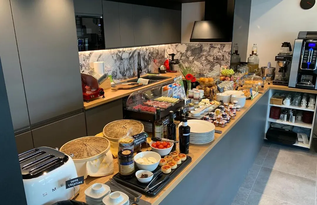 Visioni Lake View Rooms & Breakfast - Adults Friendly-1